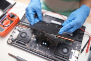 تعویض باتری لپ‌تاپ؛ اورجینال یا غیراورجینال؟ 8