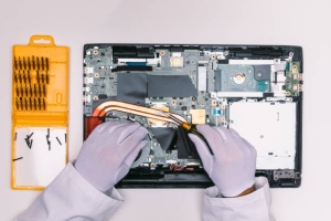 تعویض باتری لپ‌تاپ؛ اورجینال یا غیراورجینال؟ 2