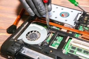 هزینه تعمیرات لپ‌تاپ در نمایندگی‌ها 70