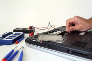 راهنمای رفع عیب لپ‌تاپ HP 24