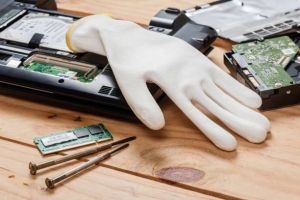 تعویض باتری لپ‌تاپ؛ اورجینال یا غیراورجینال؟ 7